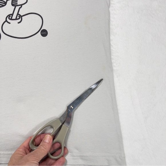 Mickey Mouse Fitted Tee Shirt Mens L Day of the Dead Themed ☠️ Off White - Picture 9 of 13